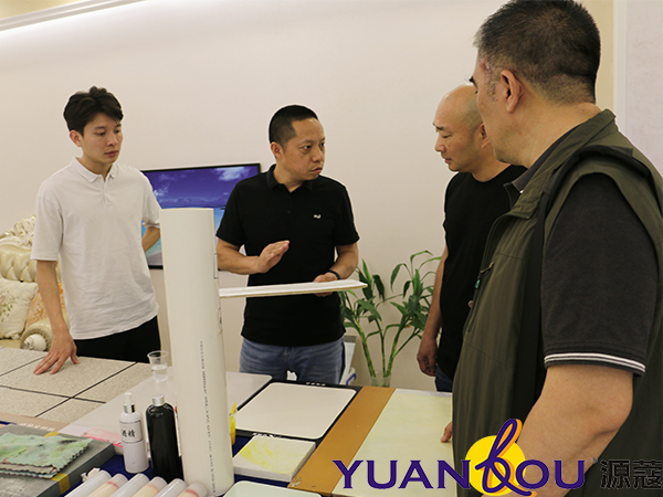 塞爾維亞中國(guó)商會(huì)陳會(huì)長(zhǎng)一行蒞臨我司參觀考察