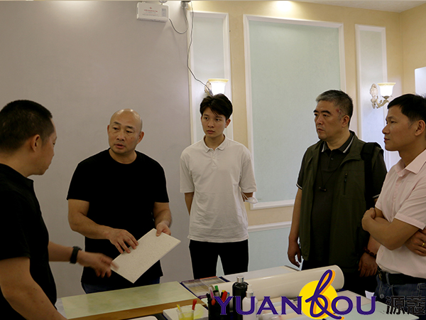 塞爾維亞中國(guó)商會(huì)陳會(huì)長(zhǎng)一行蒞臨我司參觀考察